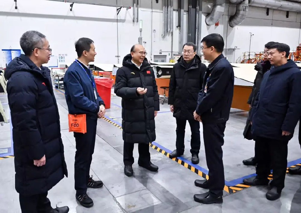 许勤到哈尔滨市调研重点产业项目建设情况