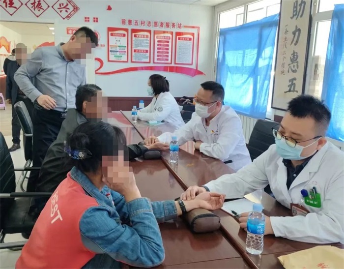 中医优势专科下沉基层——黑龙江省中医药科学院专家团队走进望奎开展巡回义诊