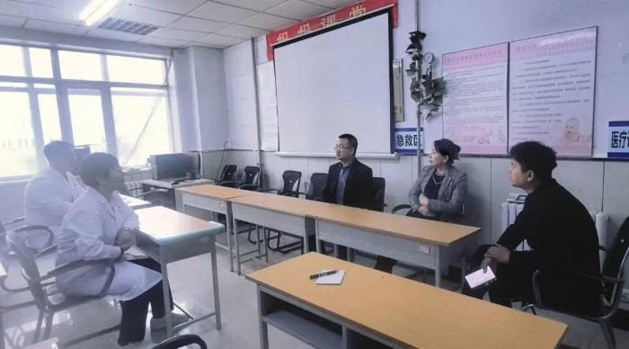 南岗区卫生健康局领导深入我院松花江社区卫生服务中心开展调研督导工作