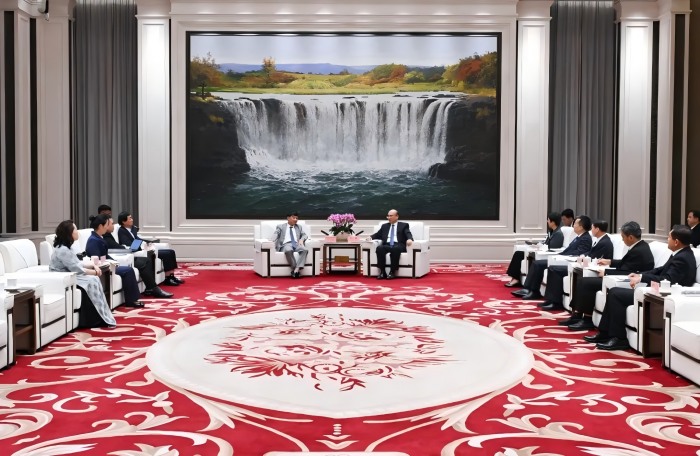 许勤会见越南《共产主义》杂志社副总编阮玉河