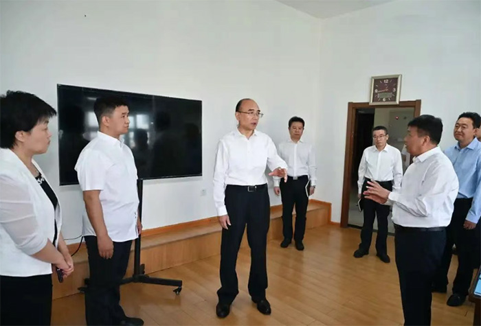 许勤：集中整治群众身边不正之风和腐败问题 坚定不移推动全面从严治党向基层延伸