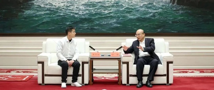 许勤会见宇树科技董事长王兴兴