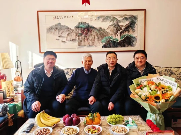 岁寒情暖，心系桑榆——黑龙江省中医药管理局局长徐峰带队看望慰问老专家