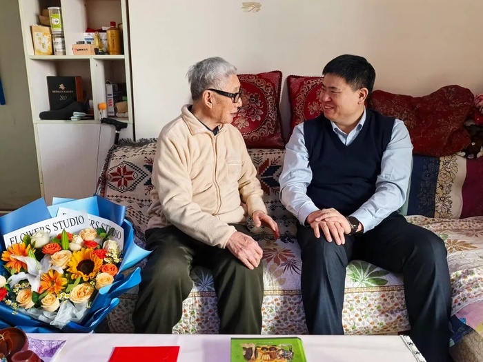 新春慰问送温暖，薪火相传守初心——我院党委开展春节走访慰问活动